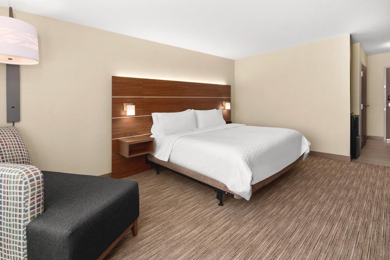 Express & - Suisun By Ihg Hotel 3*