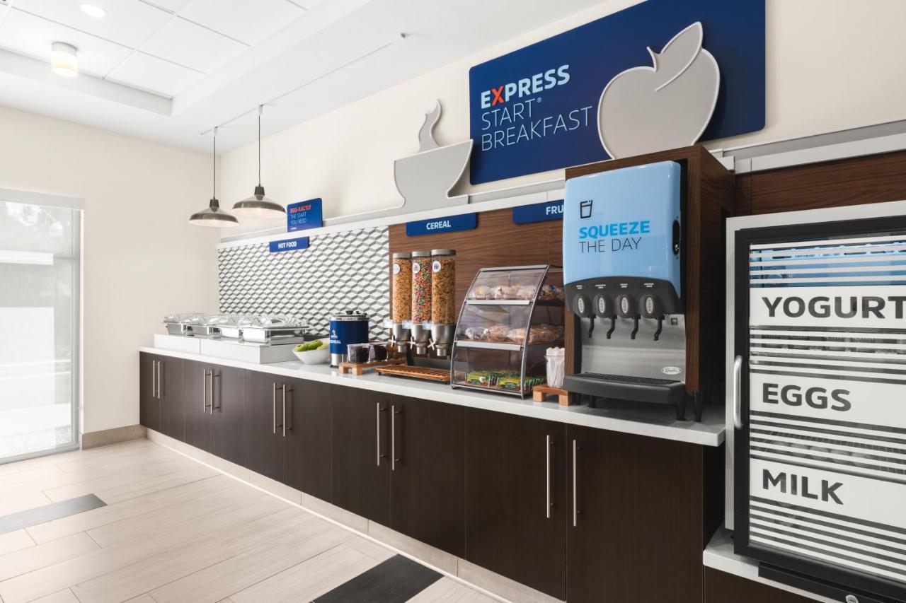 Express & - Suisun By Ihg Hotel